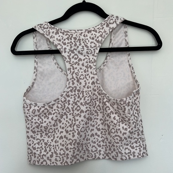 Workout top - Picture 2 of 2